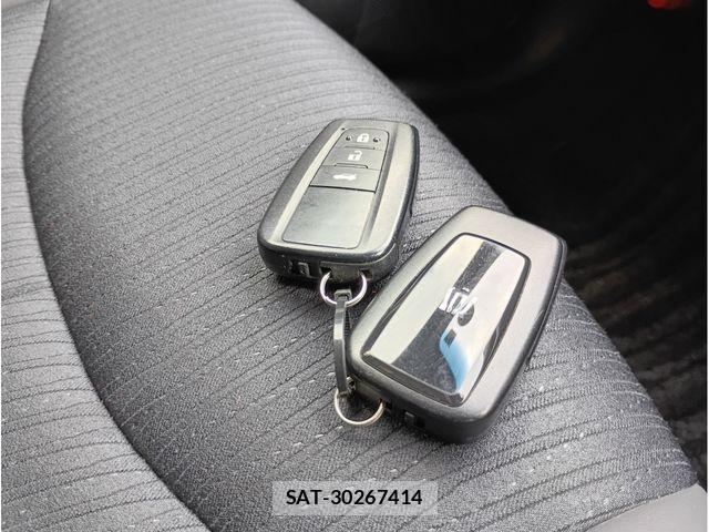 Toyota CROWN SEDAN 2021-02 4322067-15