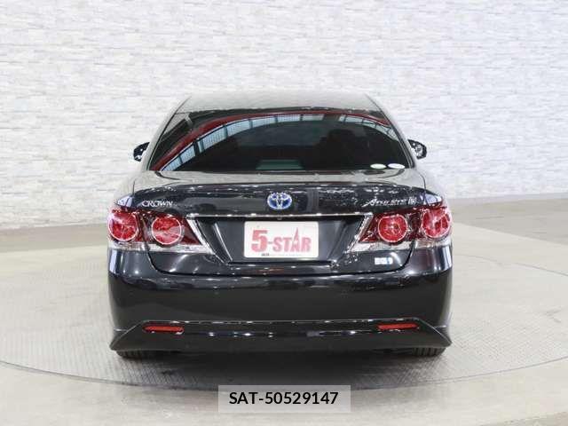 Toyota CROWN SEDAN 2017-06 4370281-9