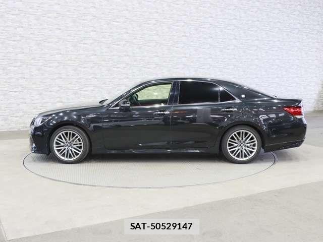 Toyota CROWN SEDAN 2017-06 4370281-7