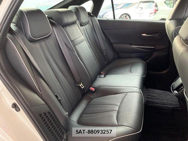 Toyota CROWN SEDAN 2018-07 4589680-9