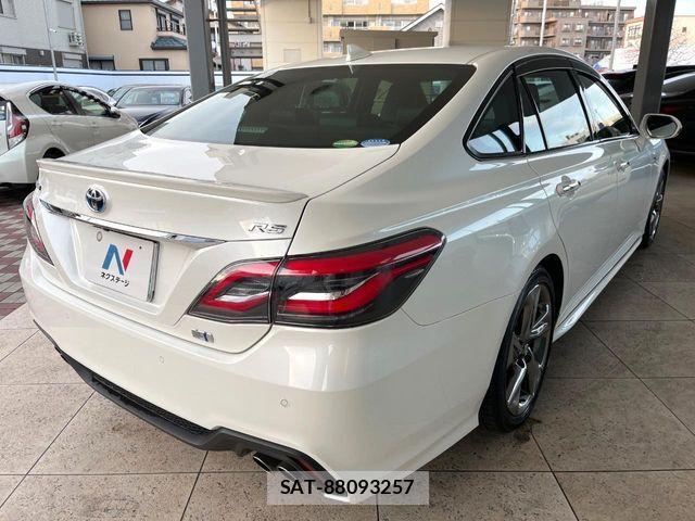 Toyota CROWN SEDAN 2018-07 4589680-17