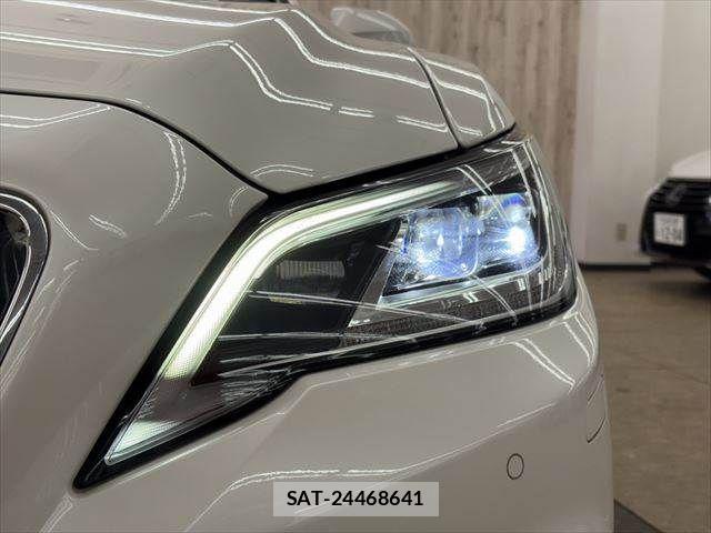Toyota CROWN SEDAN 2019-06 4589663-11