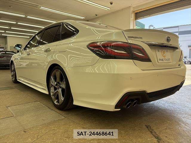 Toyota CROWN SEDAN 2019-06 4589663-19