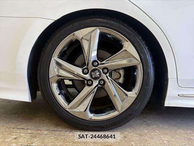 Toyota CROWN SEDAN 2019-06 4589663-27