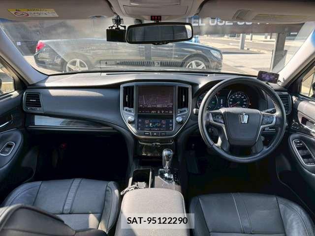 Toyota CROWN SEDAN 2013-04 4589743-1