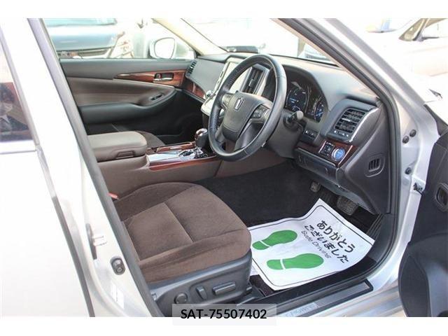 Toyota CROWN SEDAN 2013-12 4638481-23