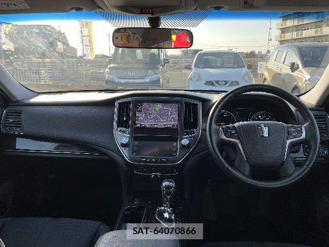 Toyota CROWN SEDAN 2014-11 4936186-1