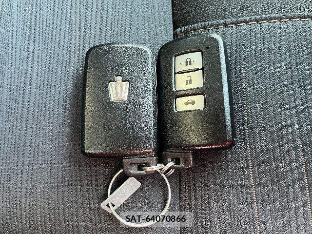 Toyota CROWN SEDAN 2014-11 4936186-25