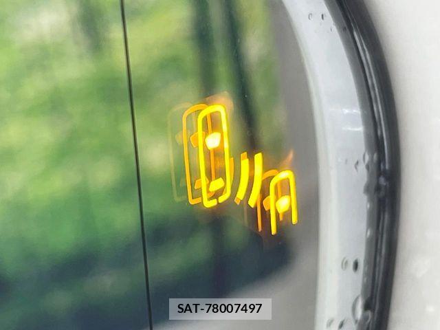 Toyota CROWN SEDAN 2018-06 4936179-5
