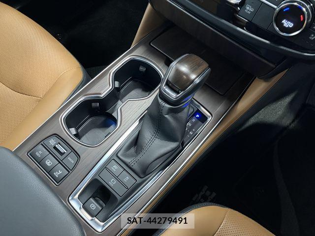 Toyota CROWN SEDAN 2022-03 4936044-19