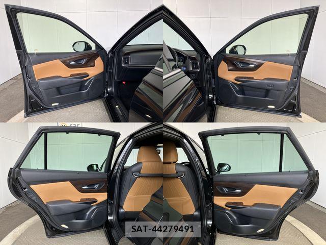 Toyota CROWN SEDAN 2022-03 4936044-22