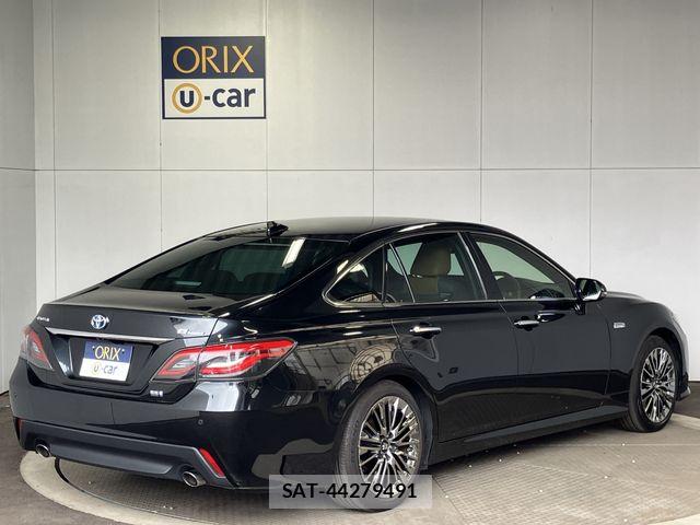 Toyota CROWN SEDAN 2022-03 4936044-2