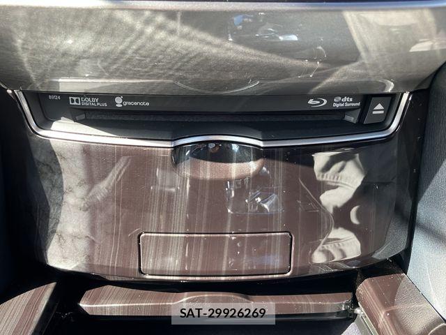 Toyota CROWN SEDAN 2017-03 5863806-17