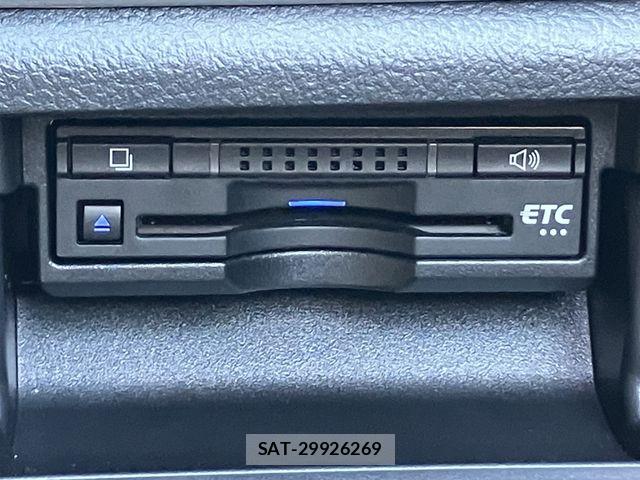 Toyota CROWN SEDAN 2017-03 5863806-18