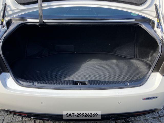 Toyota CROWN SEDAN 2017-03 5863806-21