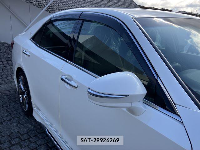 Toyota CROWN SEDAN 2017-03 5863806-4