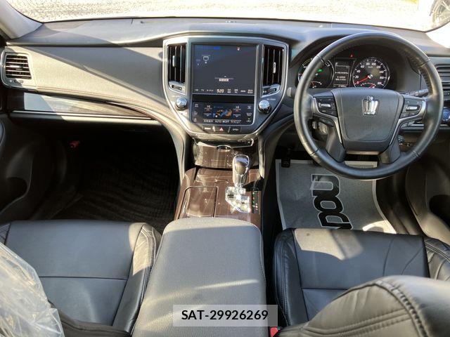 Toyota CROWN SEDAN 2017-03 5863806-8
