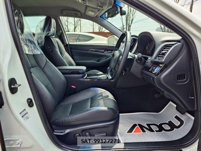 Toyota CROWN SEDAN 2016-02 5863858-9