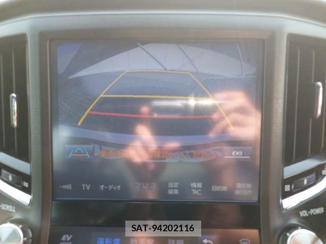 Toyota CROWN SEDAN 2017-06 5863763-15