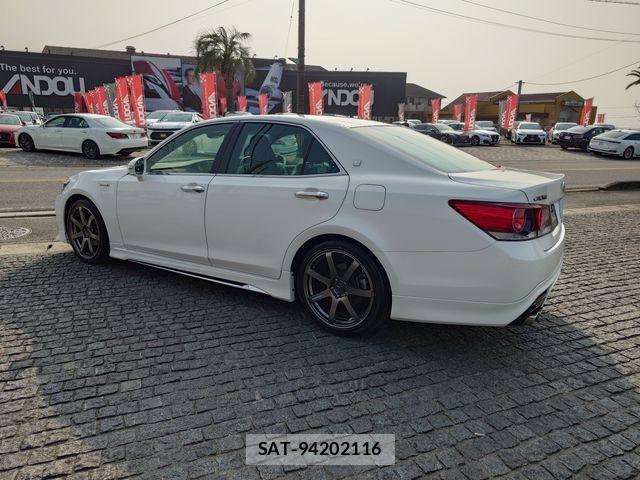 Toyota CROWN SEDAN 2017-06 5863763-3