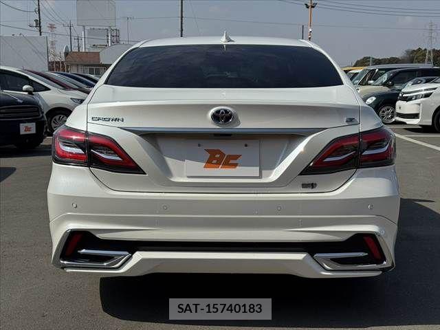 Toyota CROWN SEDAN 2018-09 5863802-13