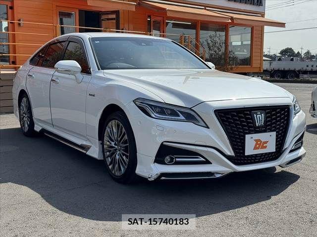 Toyota CROWN SEDAN 2018-09 5863802-7