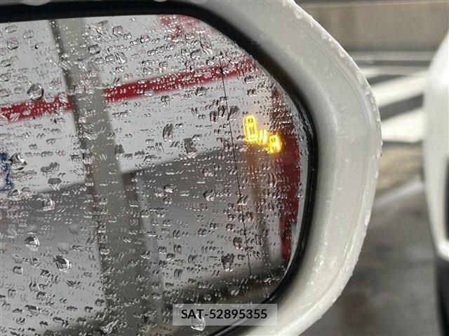 Toyota CROWN SEDAN 2021-09 5863821-10