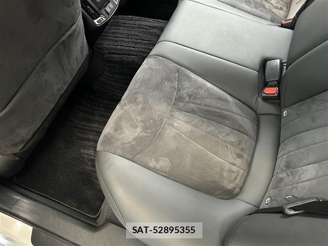 Toyota CROWN SEDAN 2021-09 5863821-13