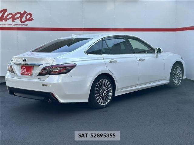 Toyota CROWN SEDAN 2021-09 5863821-3