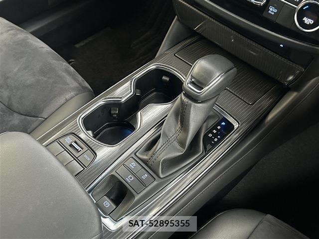 Toyota CROWN SEDAN 2021-09 5863821-8