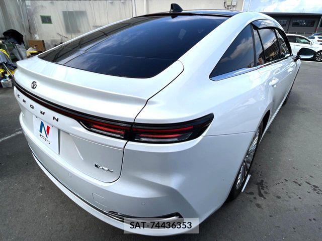 Toyota CROWN SEDAN 2024-06 5863662-17