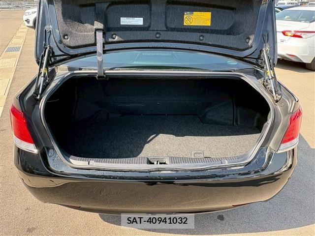 Toyota CROWN SEDAN 2015-07 5863945-14