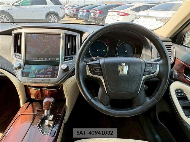 Toyota CROWN SEDAN 2015-07 5863945-16