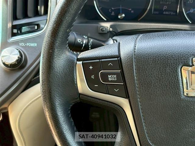 Toyota CROWN SEDAN 2015-07 5863945-19