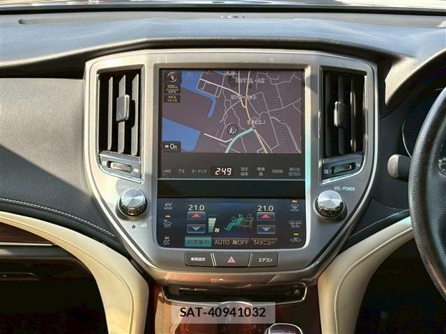 Toyota CROWN SEDAN 2015-07 5863945-21