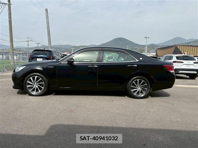 Toyota CROWN SEDAN 2015-07 5863945-5