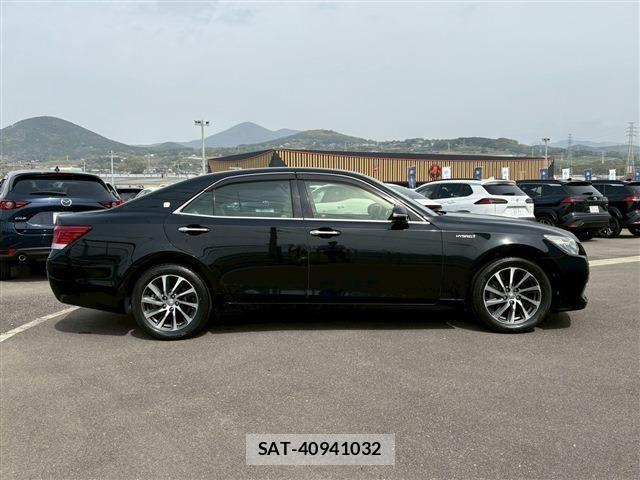 Toyota CROWN SEDAN 2015-07 5863945-6