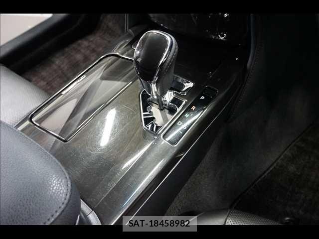 Toyota CROWN SEDAN 2014-03 5863910-11