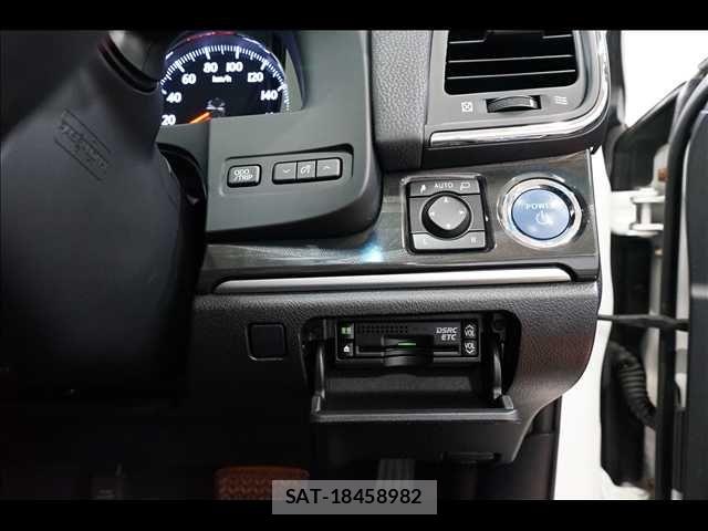 Toyota CROWN SEDAN 2014-03 5863910-13