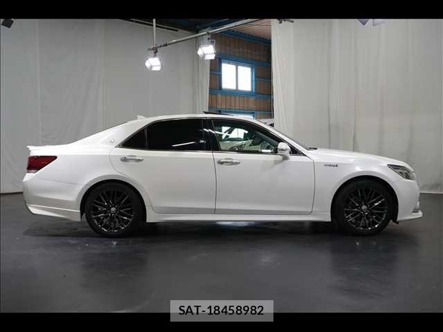 Toyota CROWN SEDAN 2014-03 5863910-15