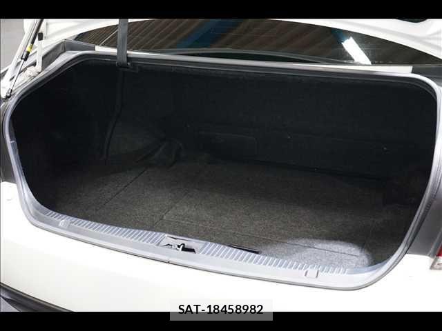 Toyota CROWN SEDAN 2014-03 5863910-18