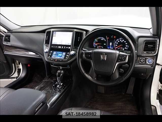Toyota CROWN SEDAN 2014-03 5863910-1