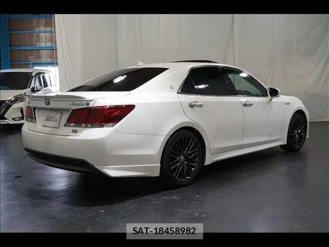 Toyota CROWN SEDAN 2014-03 5863910-8