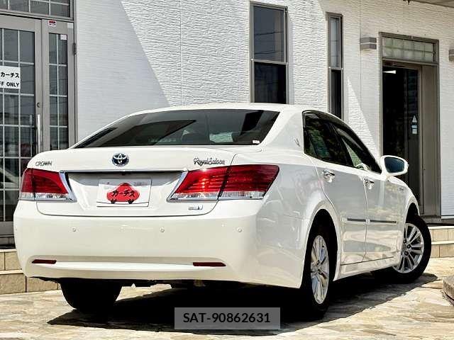 Toyota CROWN SEDAN 2013-05 6010863-2