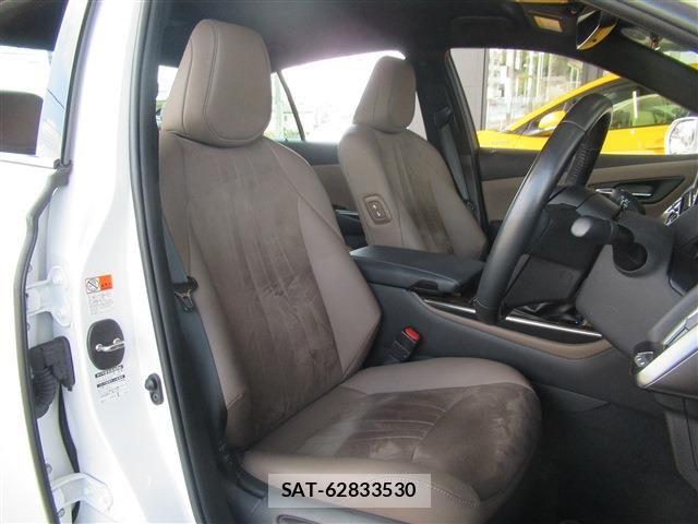 Toyota CROWN SEDAN 2021-09 6010756-11
