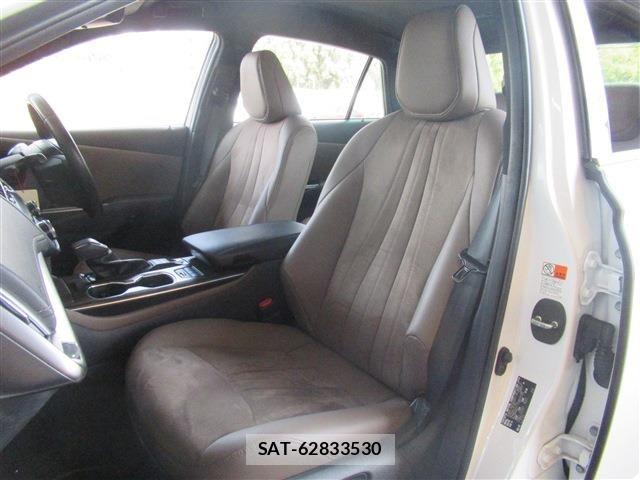 Toyota CROWN SEDAN 2021-09 6010756-15