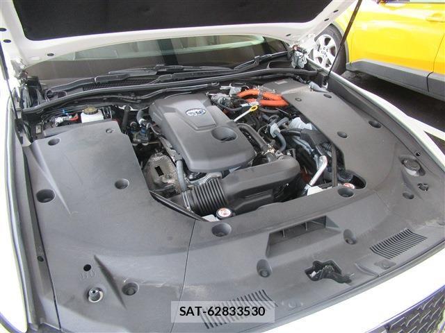 Toyota CROWN SEDAN 2021-09 6010756-17
