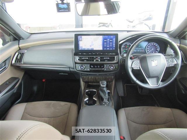 Toyota CROWN SEDAN 2021-09 6010756-4