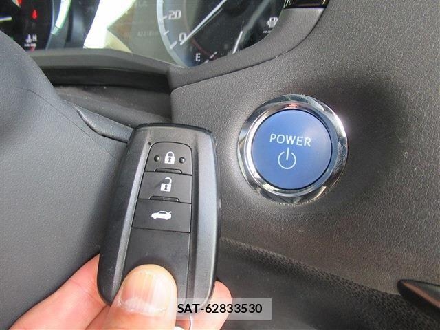 Toyota CROWN SEDAN 2021-09 6010756-8