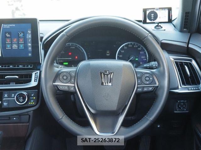 Toyota CROWN SEDAN 2021-03 6010737-16